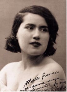 Emilia Cardona Boldini in una foto del 1930 dedicata allo scultore Francis La Monaca, archivio privato